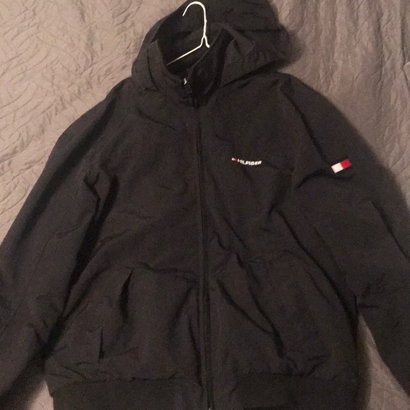 Tommy Hilfiger rain coat. - Picture 1 of 2